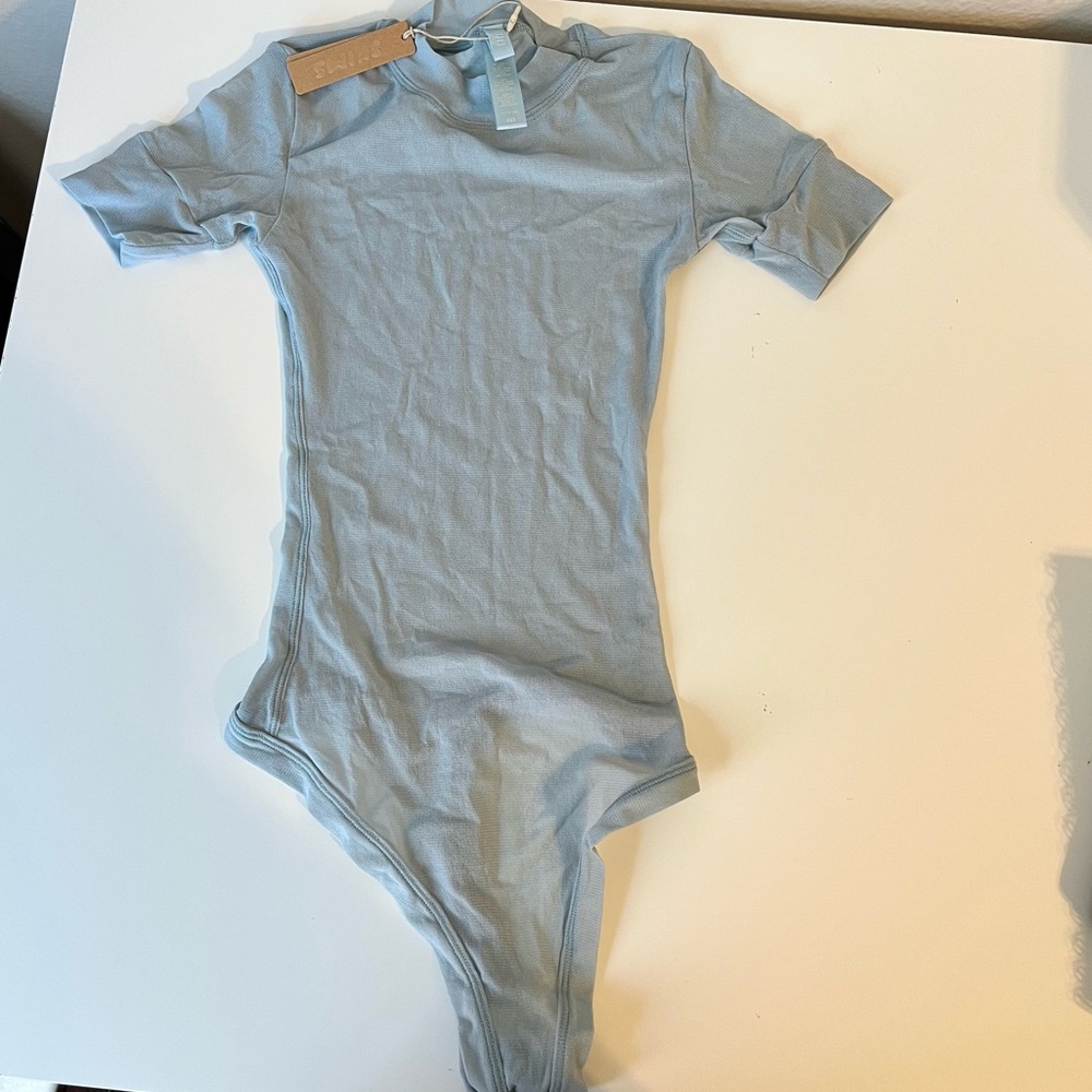 NWT Skims Blue Sky Sheer Mesh T-Shirt Thong Bodysuit XX / XS - Picture 4 of 7